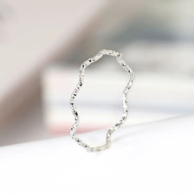 1 mm dünner Wellen-Design-Ring aus Edelstahl, Ehering für Damen und Mädchen, Größe 5-10
