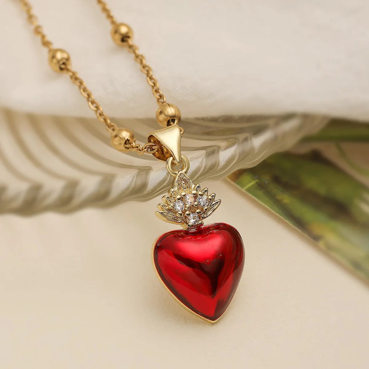 NEWBUY Fashion Gold Color Chain Red Crystal Heart Pendant Necklaces For Women Bling Bling Jewelry