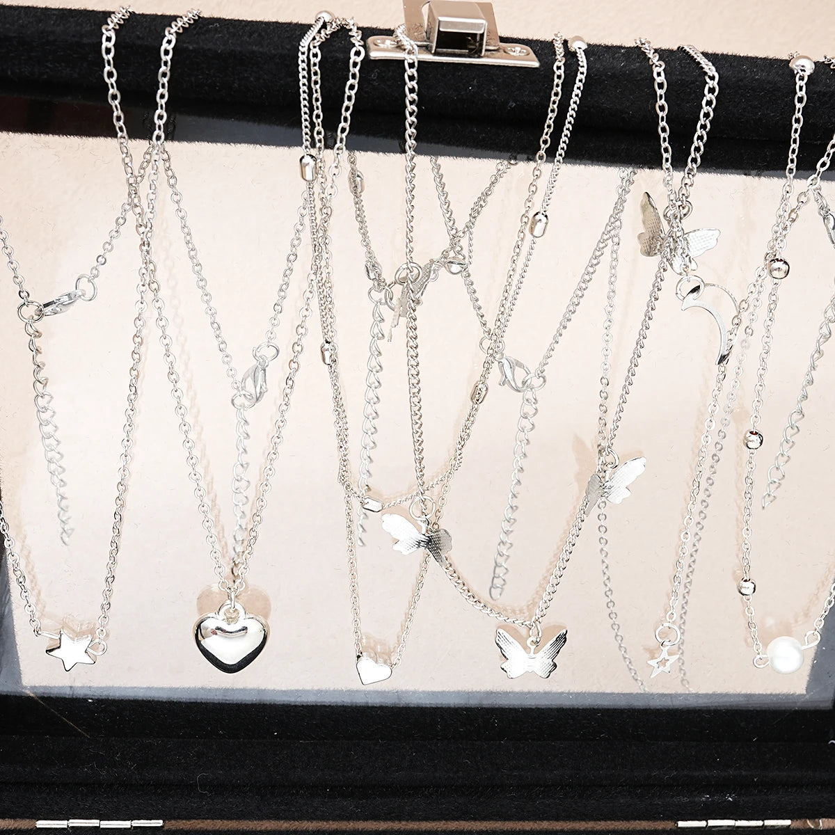 51-teiliges Set, silbern, schickes Schmuckset für Damen, modische Schmetterlings-, Herz- und Perlenketten, Ohrringe, Ringe, passend zu alltäglichen Outfits