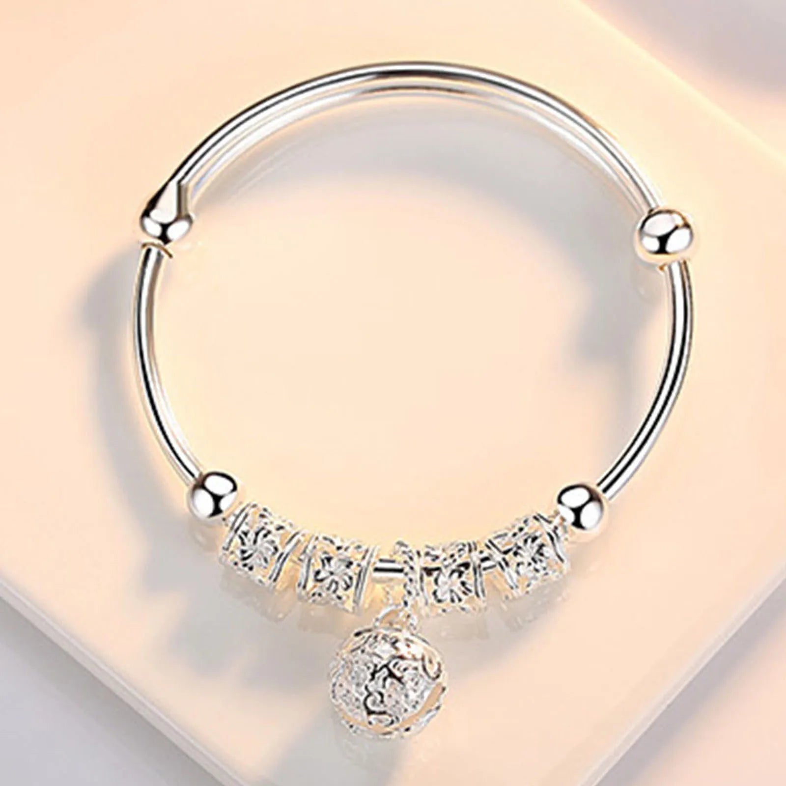 Feinsilberfarbene Hohle Glockenkugel-Armreifen, verstellbare Armbänder für Damen, modische Weihnachtsgeschenke, Party-Hochzeitsschmuck