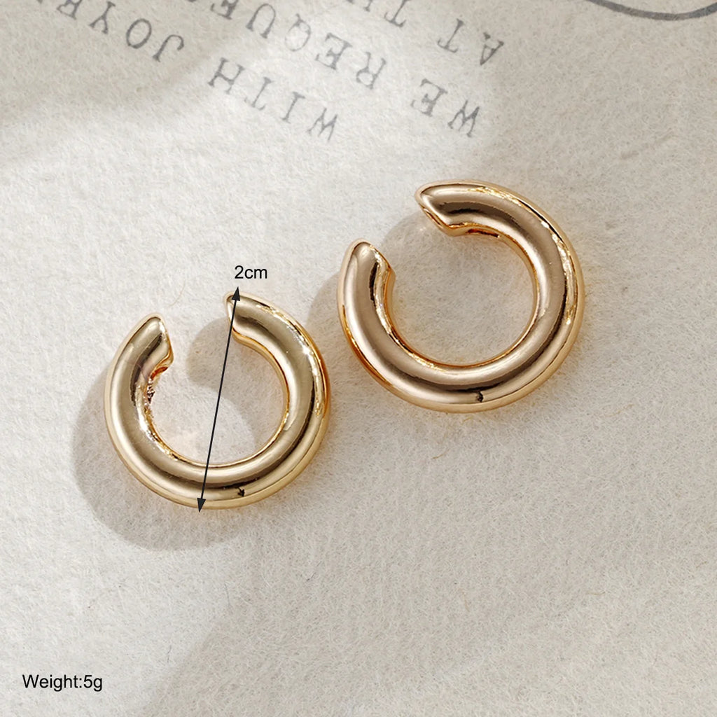 Pendientes de aro con clip en forma de C de círculo liso a la moda para mujer, ligeros, sin perforación, pendientes para cartílago, uso diario, regalos de joyería 2025