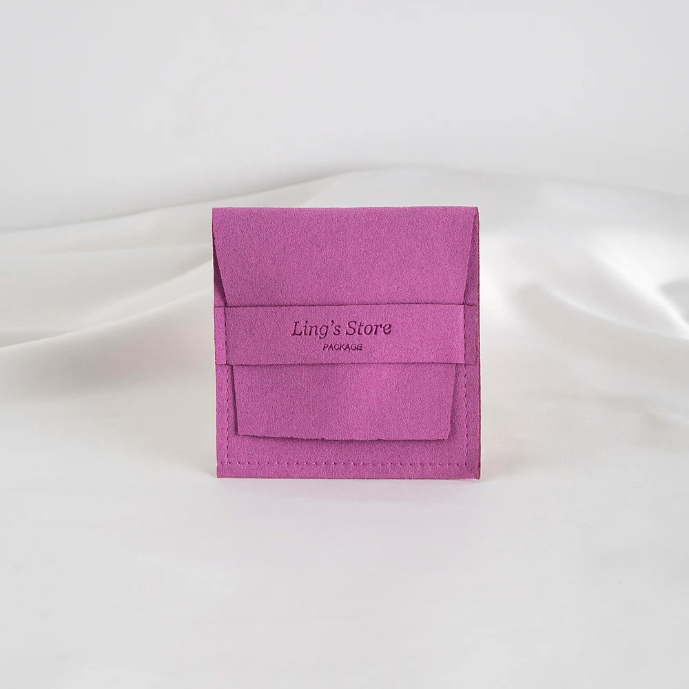50/100 Stück schicke individuelle Logo Schmuck Microfaser Streifen Tasche Rose Beige Rosa Umschlag Samt Ring Ohrring Anhänger Halskette Ohrstecker Beutel