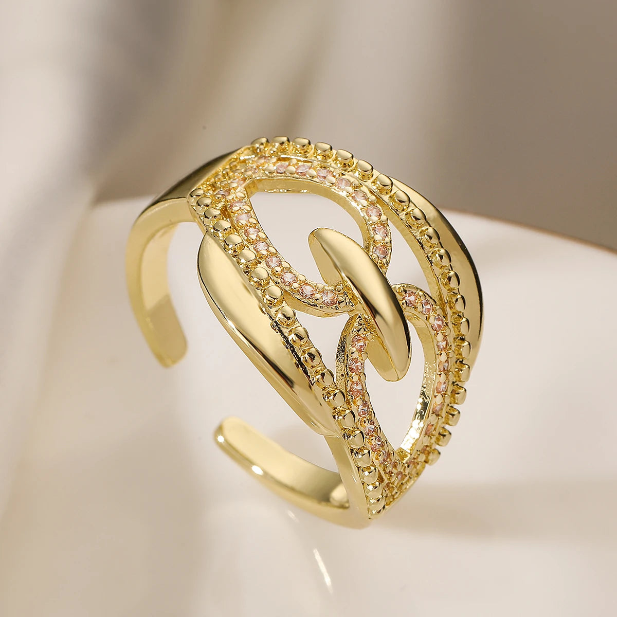 NEWBUY Trendiger Goldfarben Kupfer Geometrischer Schmuck Luxuriöser AAA Zirkonia Ehering Für Elegante Frauen Verlobungsgeschenk