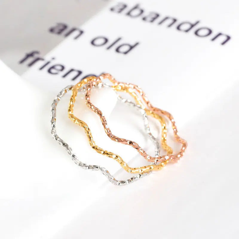 1 mm dünner Wellen-Design-Ring aus Edelstahl, Ehering für Damen und Mädchen, Größe 5-10