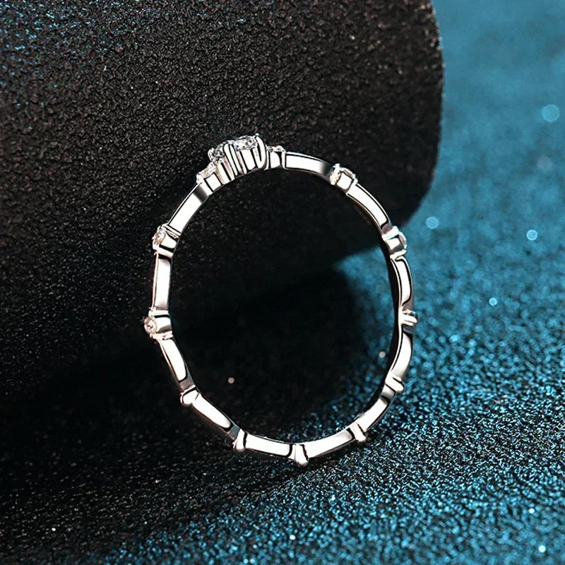 NeeTim D Color VVS1 Moissanit Ring für Damen Hochzeit Edler Schmuck mit Zertifikat 925 Sterling Silber Verlobungsringe Geschenke