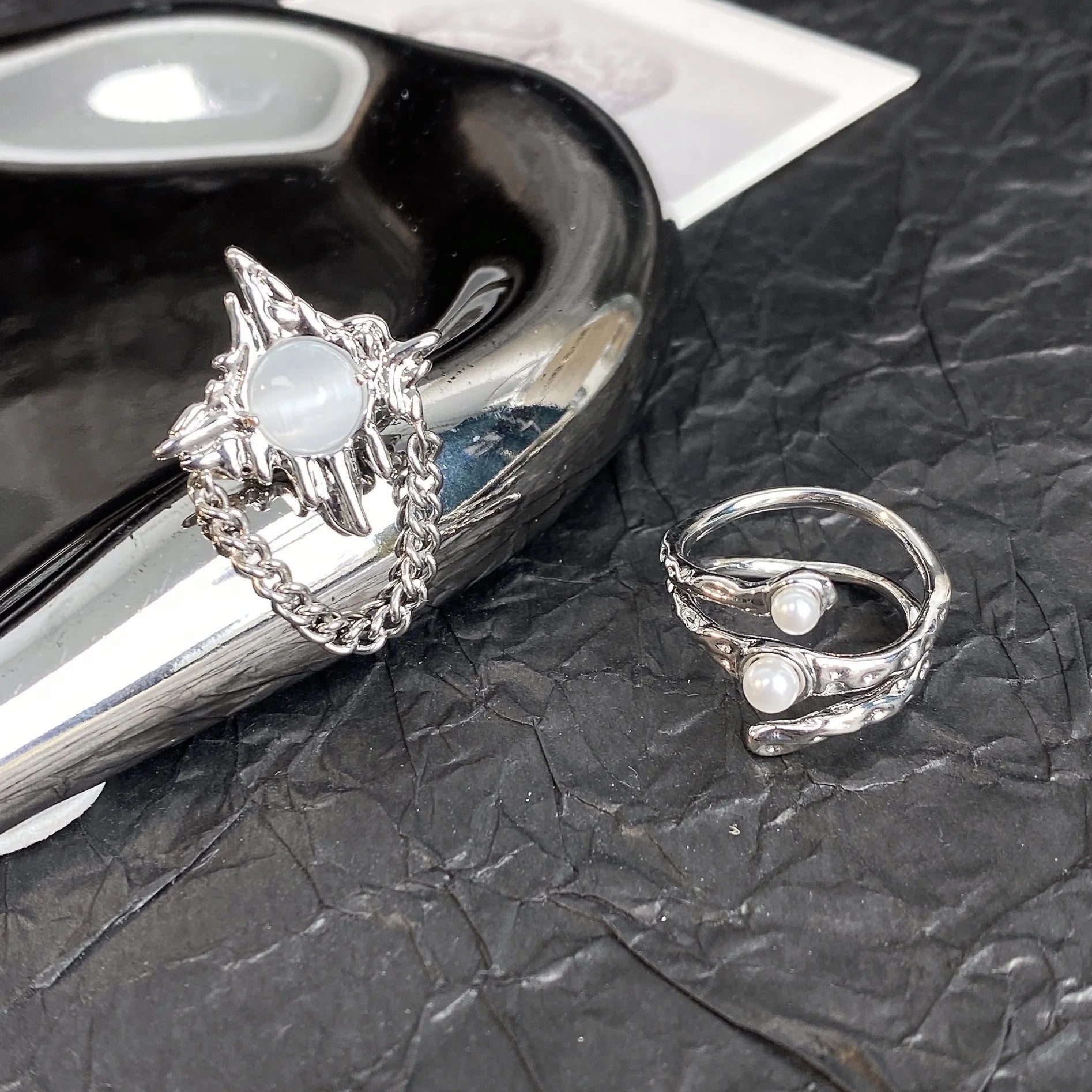 Vintage unregelmäßiger Perlen-Offener Ring für Frauen Männer Punk Gothic Silberfarbe Kristall Verstellbare Paarringe Y2K Egirl Schmuck Geschenke