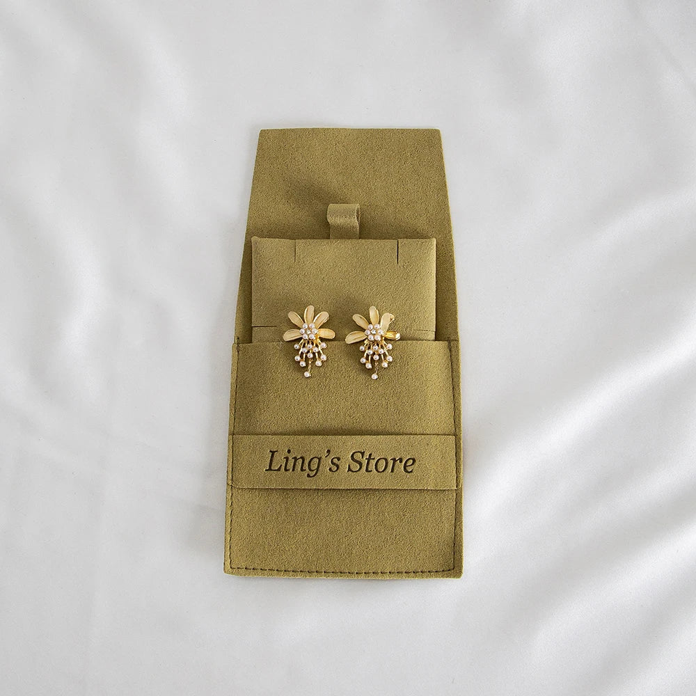 20/50/100 Stück personalisiertes Logo Schmuck Mikrofaserstreifen 8x8cm Taschenkarten für Ohrringe Ohrstecker Halskette Anhänger