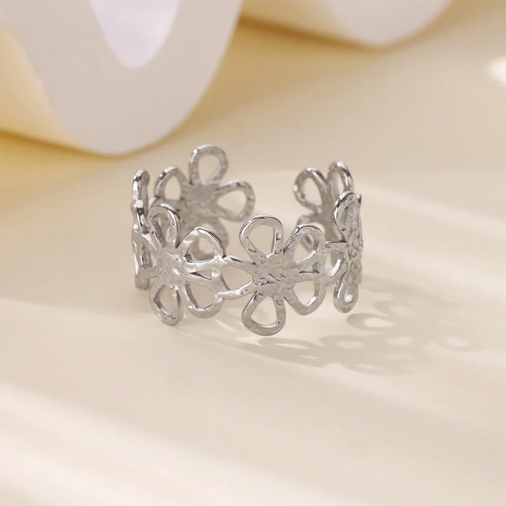 Anillos de Acero Inoxidable con Flores Múltiples Apiladas en Color Dorado Elegante para Mujer, Joyería de Anillo Nuevo de Concha para Boda, Cumpleaños, Delicado