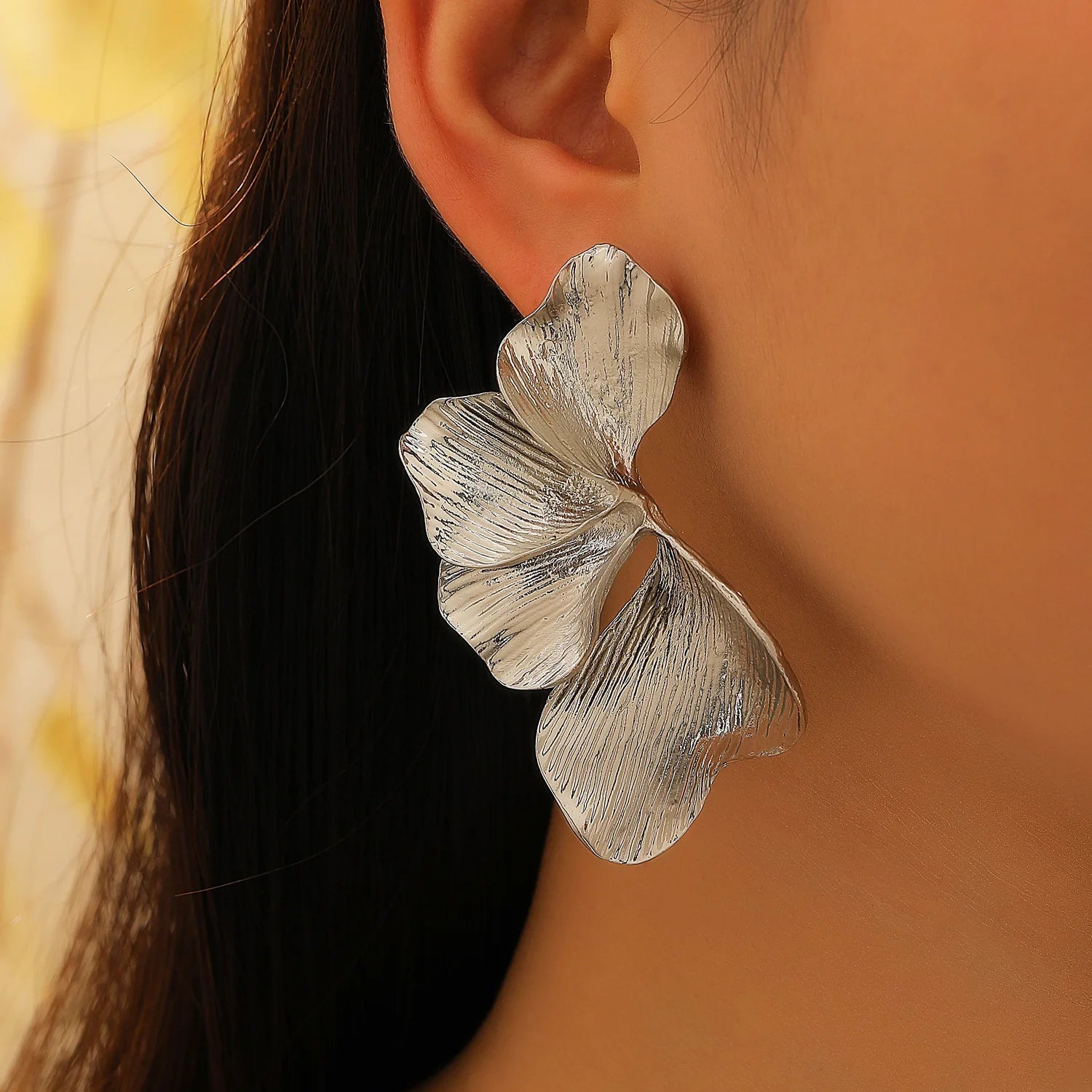 Exaggerated Ginkgo Leaf Stud Earrings for Women Trendy Unique Minimalist Alloy Design Earring Fashion Jewelry