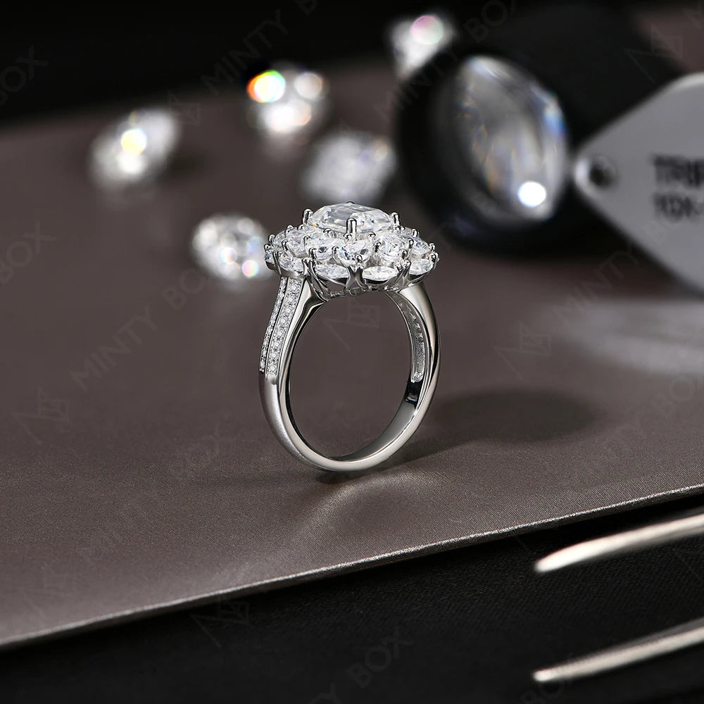 MINTYBOX 2.0ct Blumen-Design Halo Smaragdschliff Verlobungsring Labor-Diamant S925 Silber Moissanit-Ringe für Damen 18K vergoldet