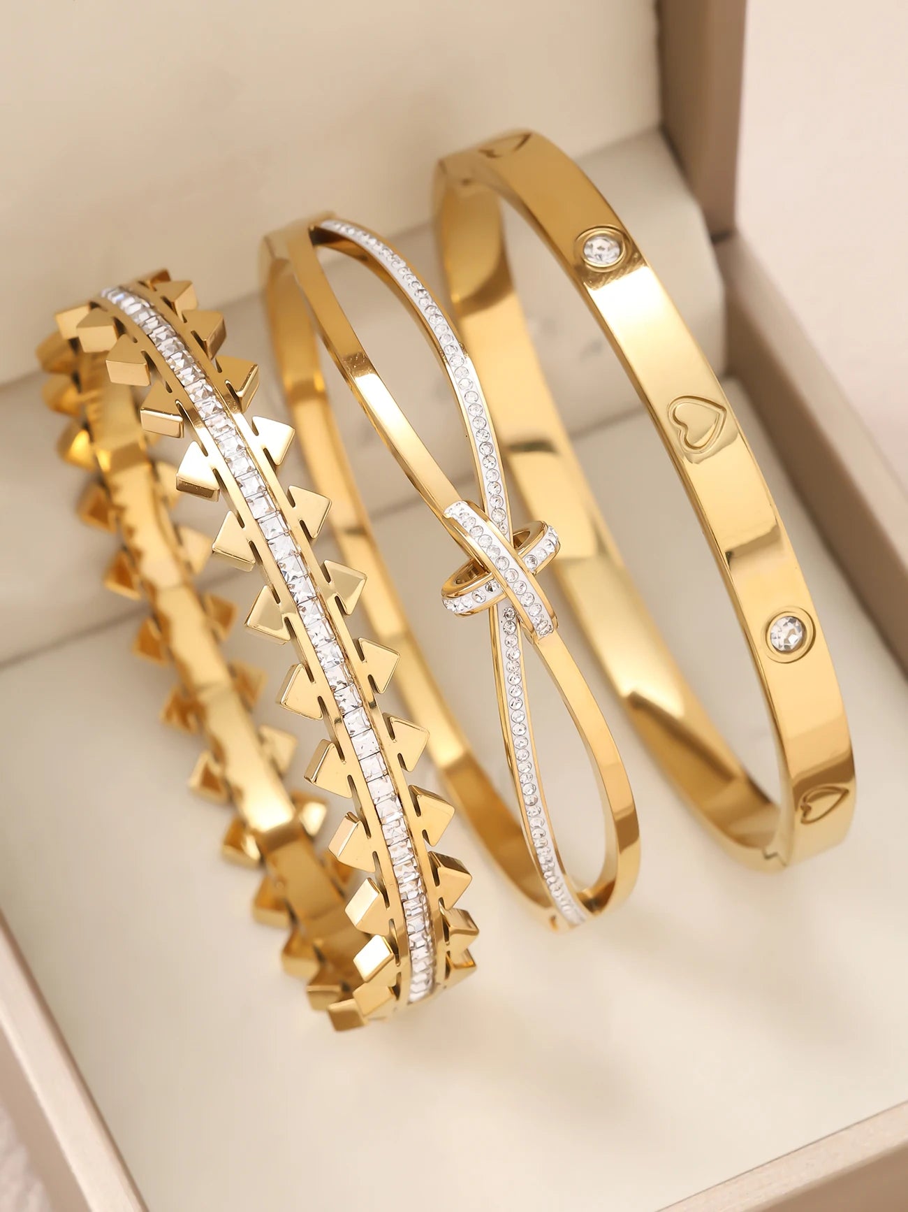 1 Stück 18K vergoldetes stapelbares Edelstahlarmband mit Kette und Kleeblatt-Design, Modischer Stil für Damen, Geeignet für Freizeit