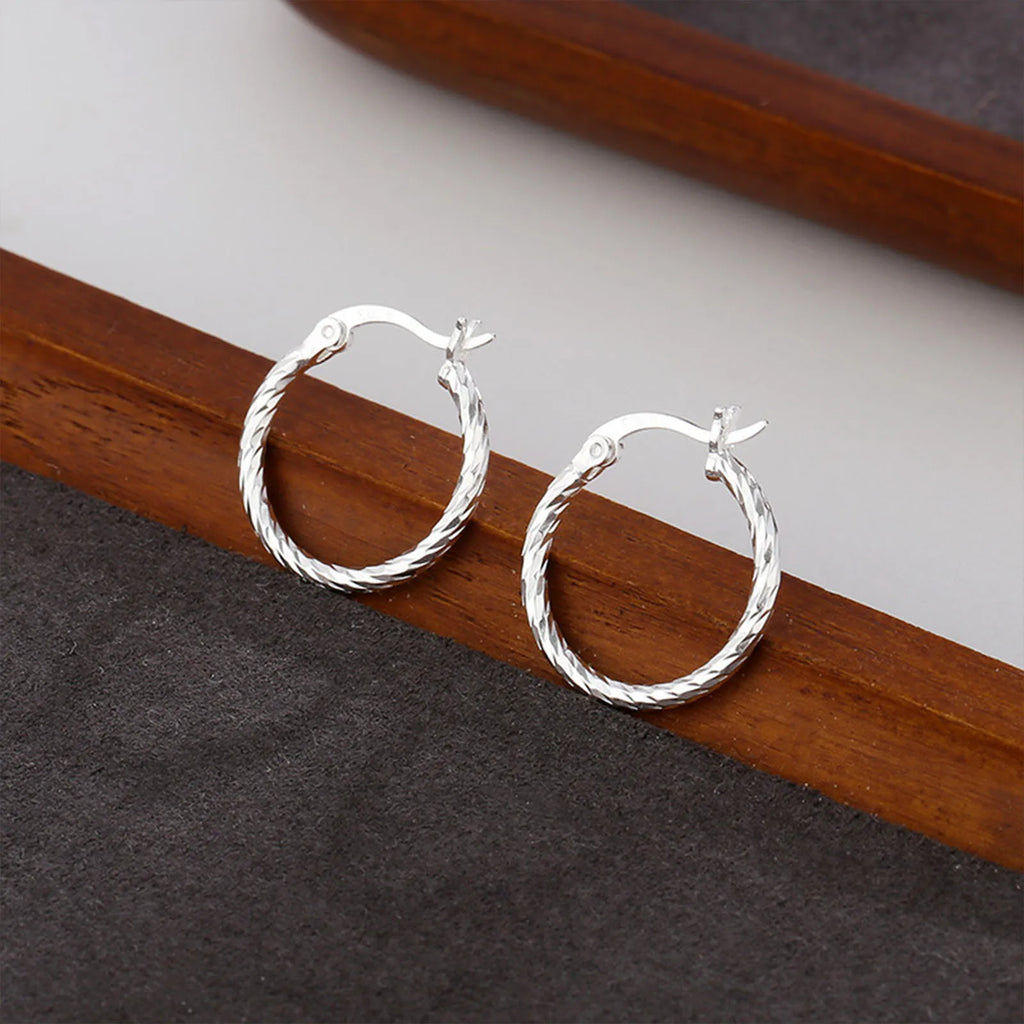 S925 Silber Geometrische Verdrehte Kreis Ohrringe Damen Elegant Einzigartiges Design Koreanische Vielseitige Funkelnde Blumenohrstecker
