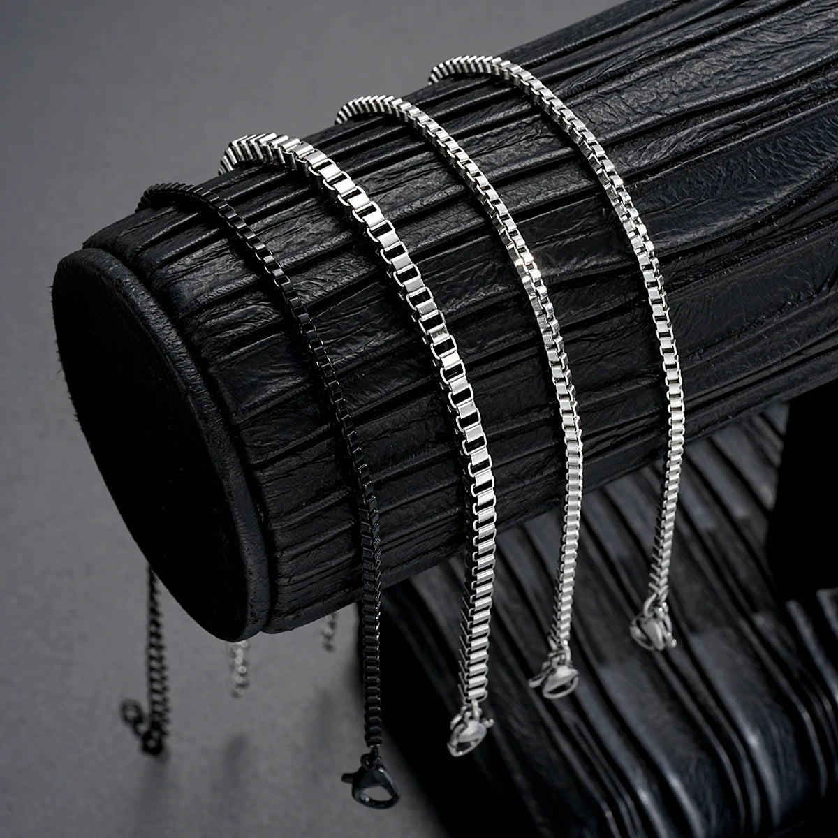 Neu 4tlg/Set Vintage Silberfarbene Box Chain Armbänder für Herren Goth Cuban Einstellbare Gliederarmbänder Charme Armreifen Paar Handschmuck Geschenke