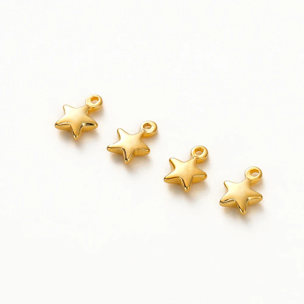 20 unidades/lote de dijes pequeños de estrella de latón chapado en oro de 14K y 18K de 5x7MM con orificio de 1.0MM de alta calidad para accesorios de joyería DIY