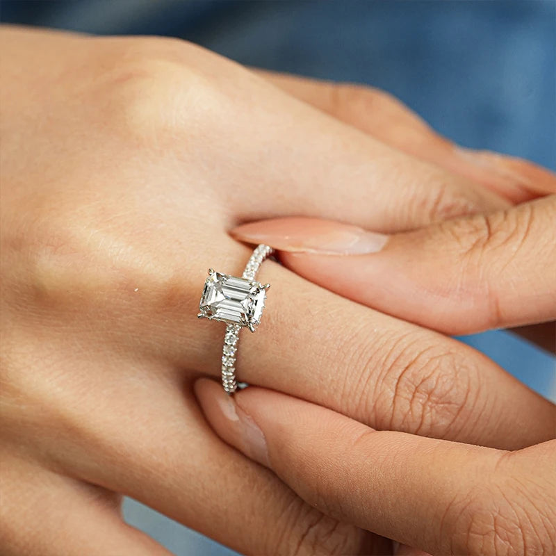 NeeTim 1ct 2ct 3ct Moissanitringe mit Smaragdschliff für Damen 925er Sterlingsilber Labordiamant Verlobungsring Edelsteinband