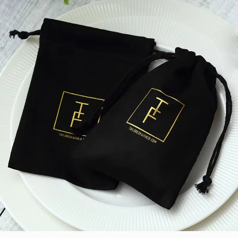 50/100 Stück personalisierte Schmuck-Kordelzug-Flanelltasche Ring Ohrringe Armband Parfüm Schlüsselanhänger Kosmetikverpackung Samtbeutel