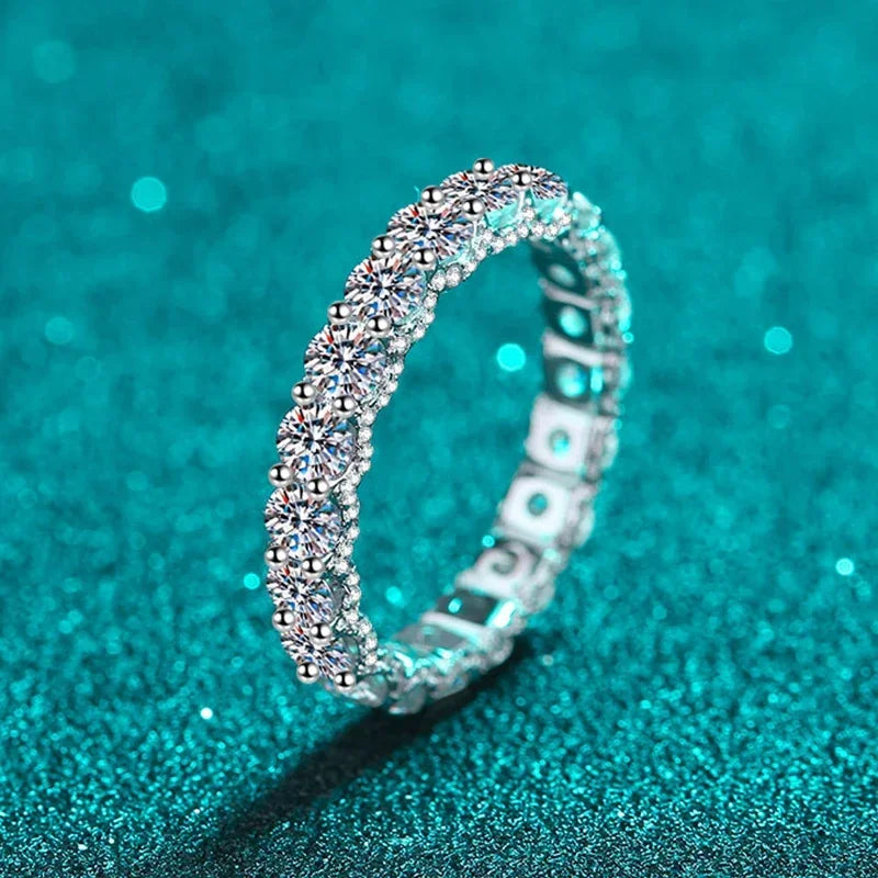 Anillo de moissanita NeeTim de 3 mm, plata de ley 925 con chapado en oro, banda de eternidad para boda, compromiso, fiesta, joyería de lujo para mujer