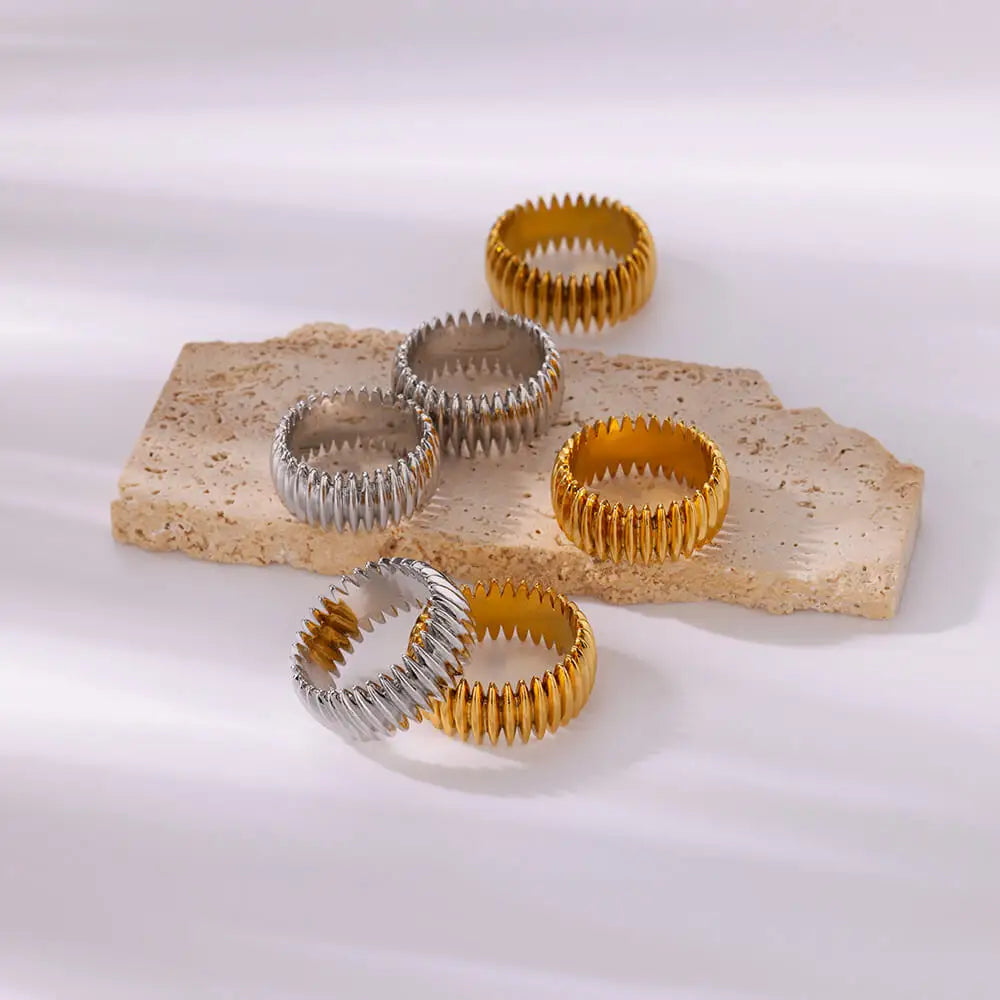 Edelstahl Geometrische Streifenringe für Damen, trendiger vergoldeter geometrischer Fingerring, Punk Weihnachtsfeier Schmuckgeschenk