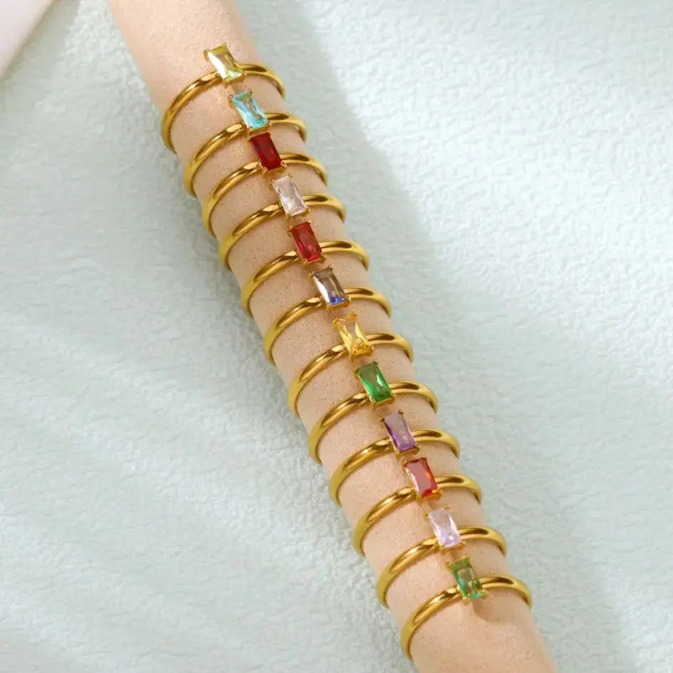 Edelstahl Geburtssteinringe für Damen Goldfarbe Zirkon Geburtsstein Öffnungsring Minimalistischer Weihnachts-Geburtstags-Schmuckgeschenk