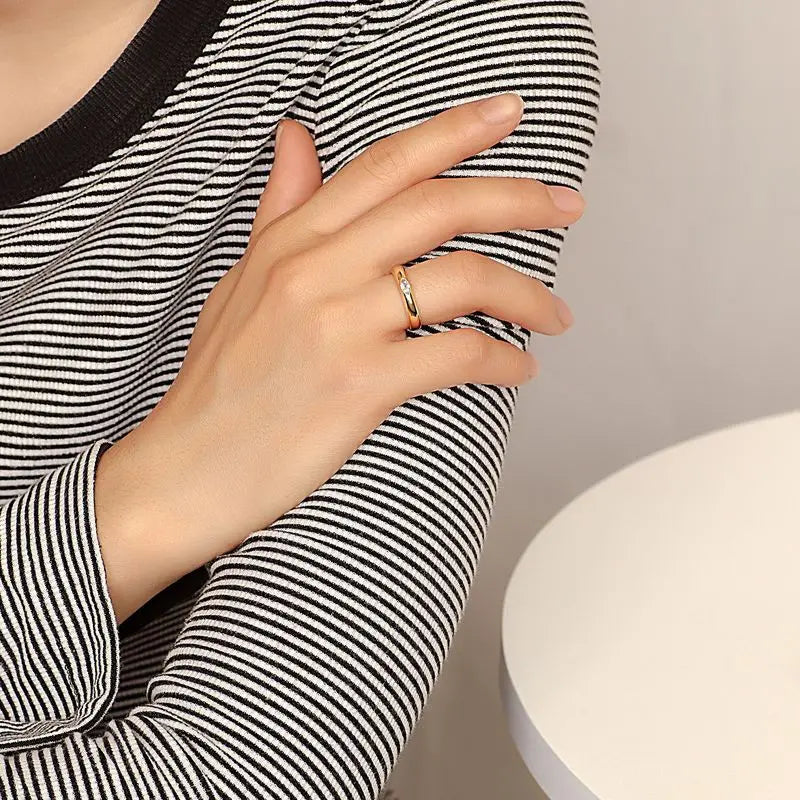 925 Sterling Silber Hot Sale Eheringe für Damen mit Marquise-Zirkonia, schlicht und elegant, neue trendige Schmuckstücke für Frauen