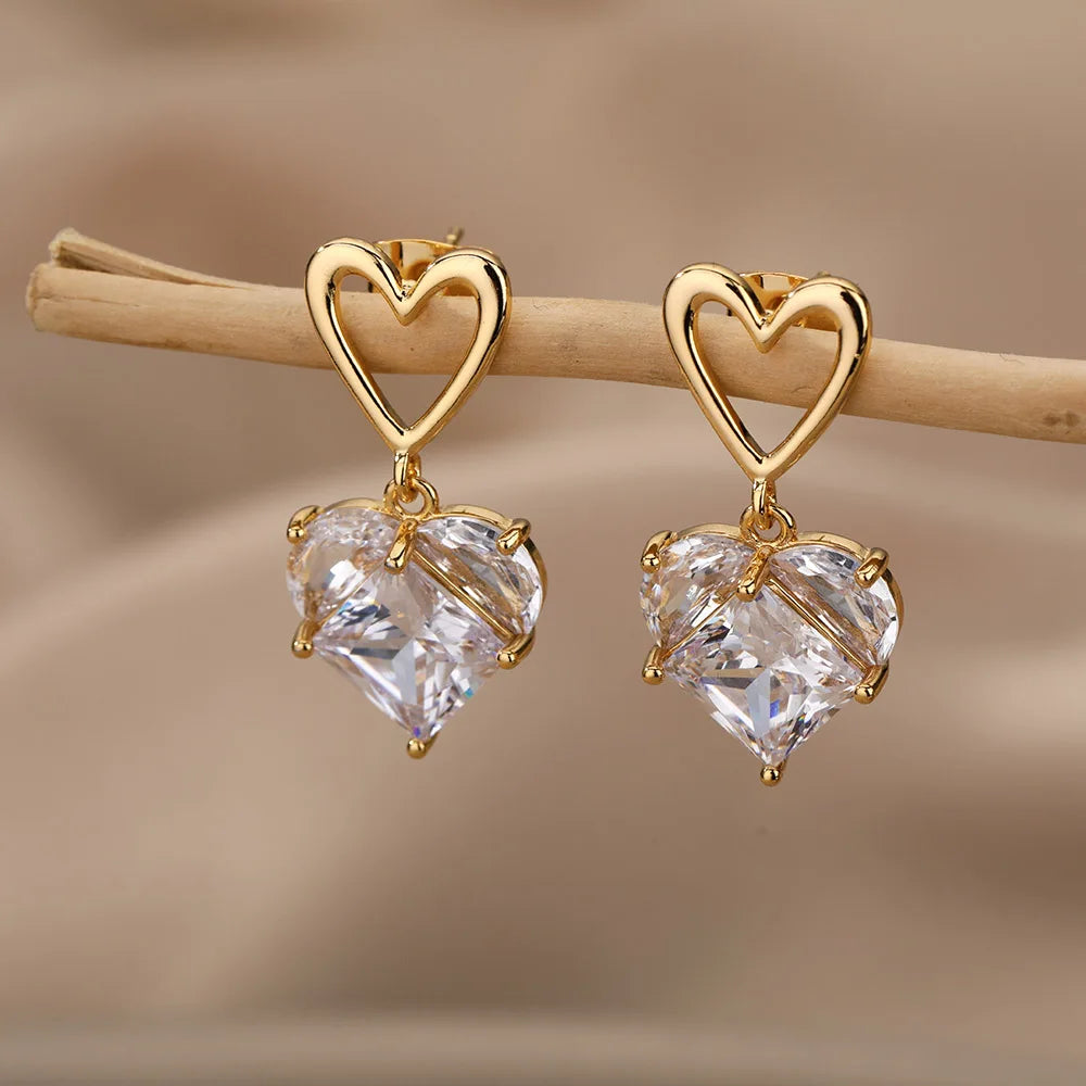 Edelstahl-Herzohrringe für Damen Goldfarbene Mode-Zirkon-Liebes-Herz-Ohrhänger Hochzeit Ästhetischer Schmuck Geschenk 2023