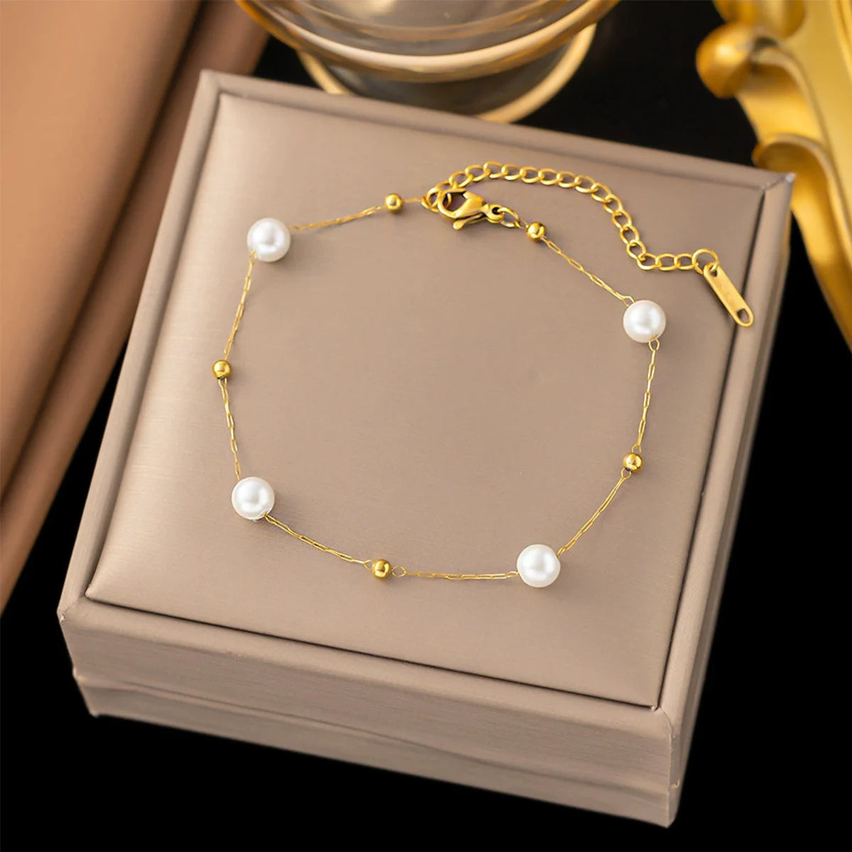 2 Stück Exquisites Goldfarbenes Böhmisches Schmuckset für Frauen Mode Perlenkreuz Anhänger Halskette Armband Set Lässige Schmuckgeschenke