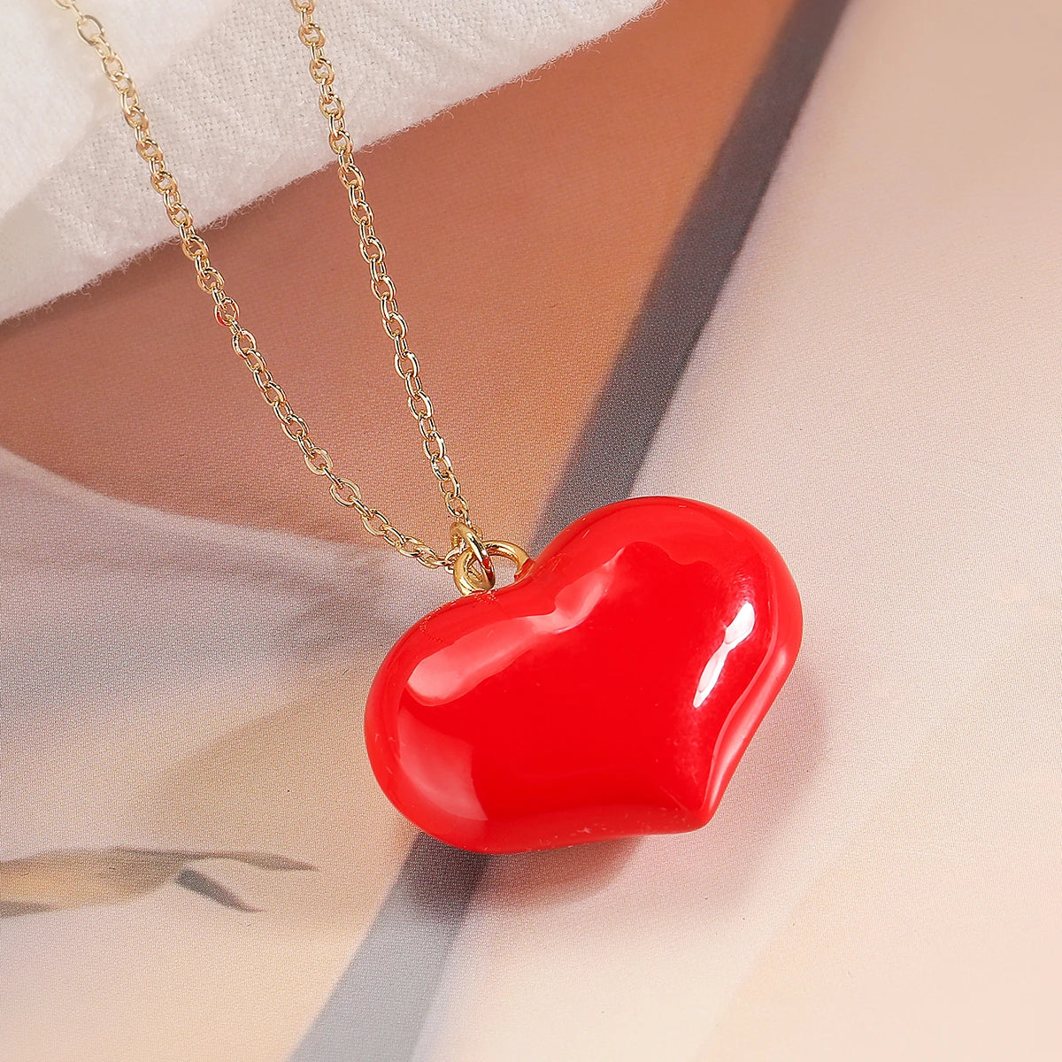NEWBUY 2025 New Arrival Red Oil Dripping 4 Style Heart Pendant Necklaces For Women Daily Accessories