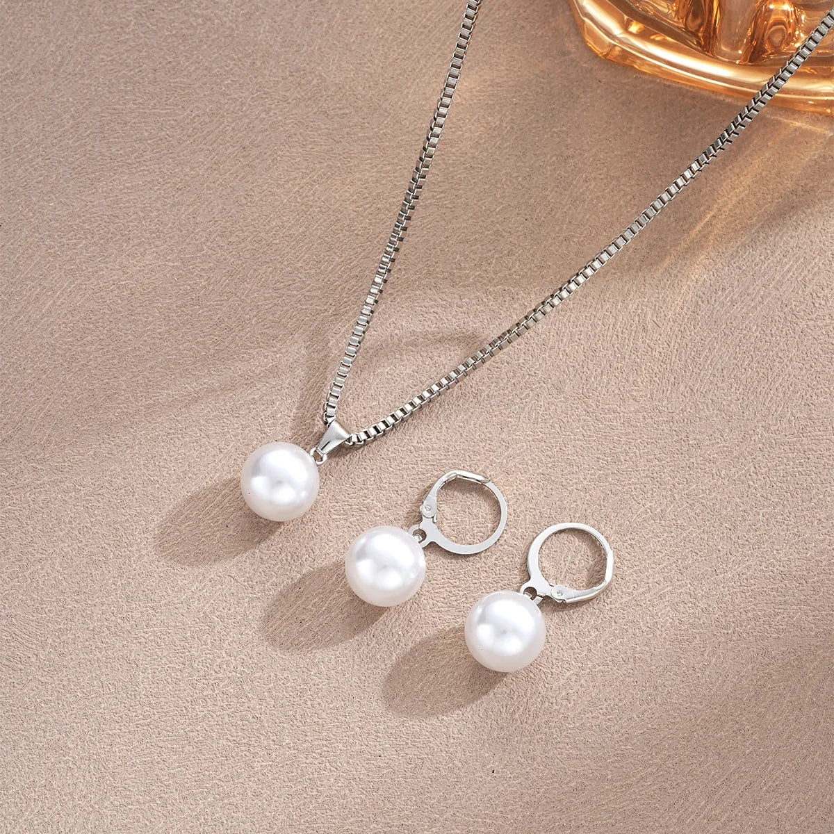 Juego de joyas de perlas de moda para mujer, pendientes colgantes, collar con colgante, atuendo simple y delicado de uso diario, accesorios de fiesta