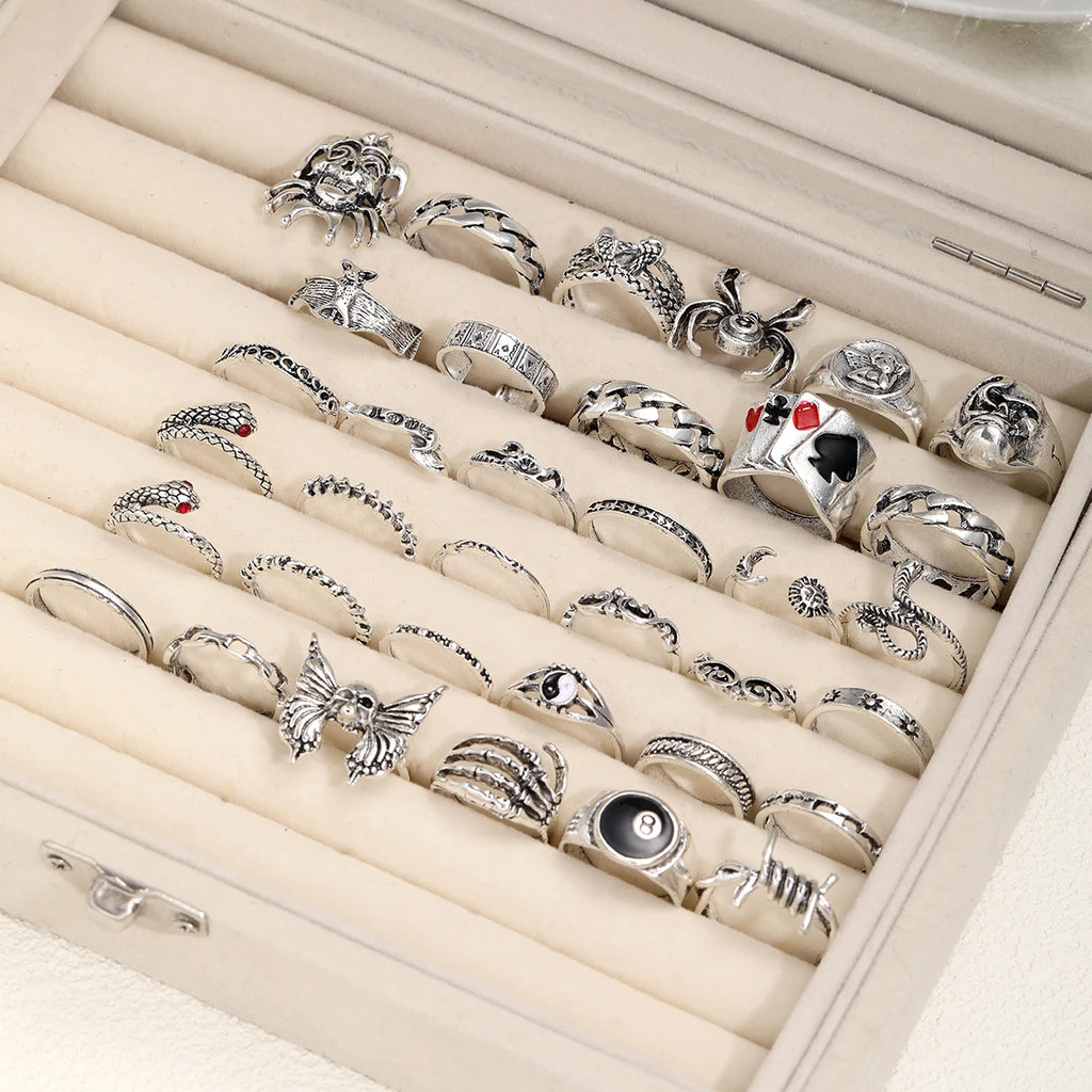 35-teiliges Gothic-Ring-Set für Herren und Damen, trendige Joker-Gesicht-Teufels-Lächeln-Gesicht-Fingerringe für tägliche Outfits, Party-Accessoires, Geschenke
