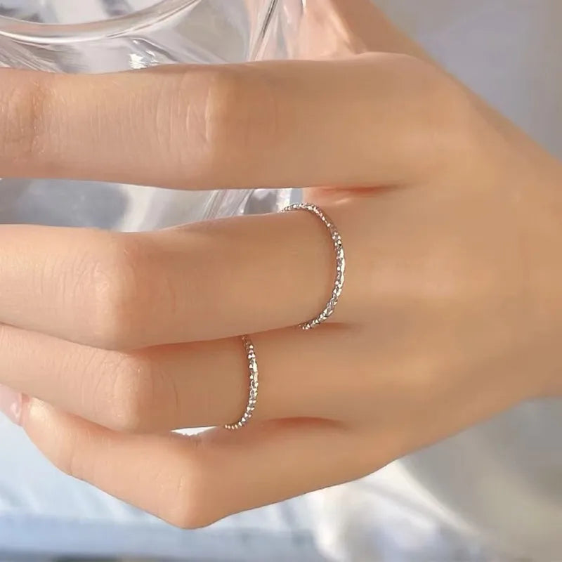 1 mm dünner stapelbarer Ring aus Edelstahl, facettierter Ring für Damen und Mädchen, Größe 4-10