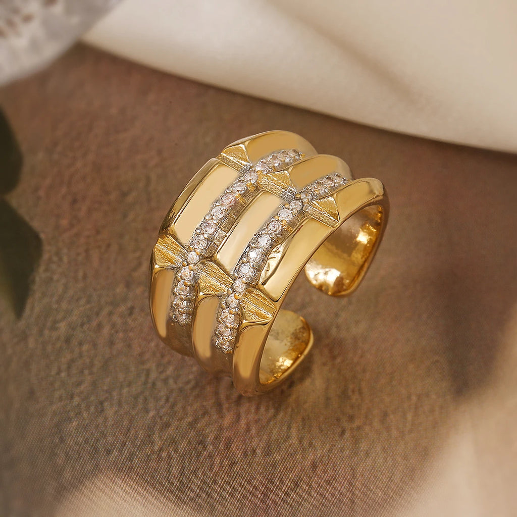 NEWBUY Luxuriöser AAA Zirkonia Pflaster-Setting Kupfer Hochzeitsschmuck Filigrane geometrische offene Ringe für elegante Frauen