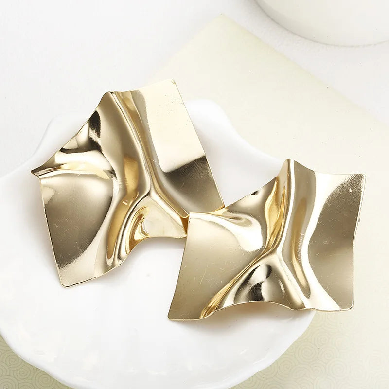 Minimalismus Persönlichkeit Metall Ohrhänger für Frauen Blatt Rund Wassertropfen Schmetterling Twist Metall Ohrringe Geometrie Schmuck