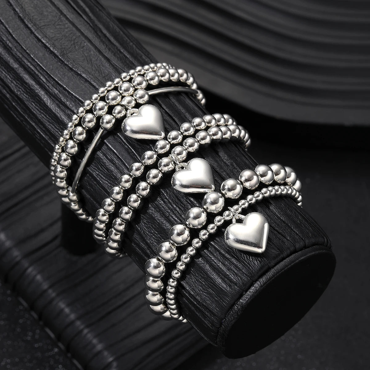 7-teiliges Set schicker Herz-Charm-Perlenarmbänder für Damen, Vintage, schlicht, silberfarben, exquisit, mehrschichtig, Armreifen, Schmuckgeschenk