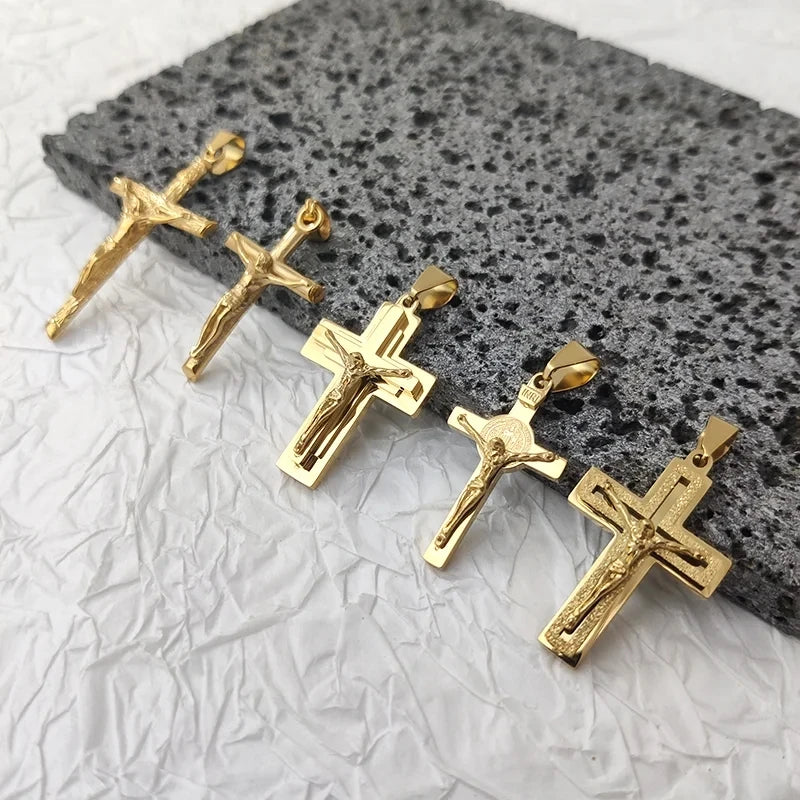 Cruz de Jesús de Acero Inoxidable Chapado en Oro de 18k, Collar con Colgante para Hombre y Mujer, Joyería Religiosa Impermeable