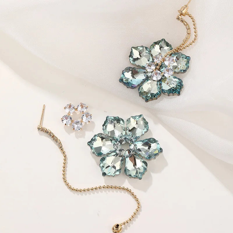 2025 Neue bunte lila Kristallblumen-Hängeohrringe für Damen Trend Korea Mode Luxus Hochzeit Party Bankett Schmuck