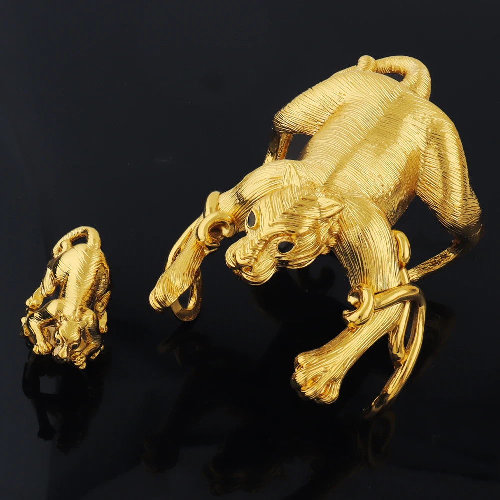 Extravaganter Leoparden-Armreif mit Ring Schmuckset für Damen Dubai Goldfarbener Manschetten-Armreif Cocktailring 2er-Set für Hochzeiten Geschenke