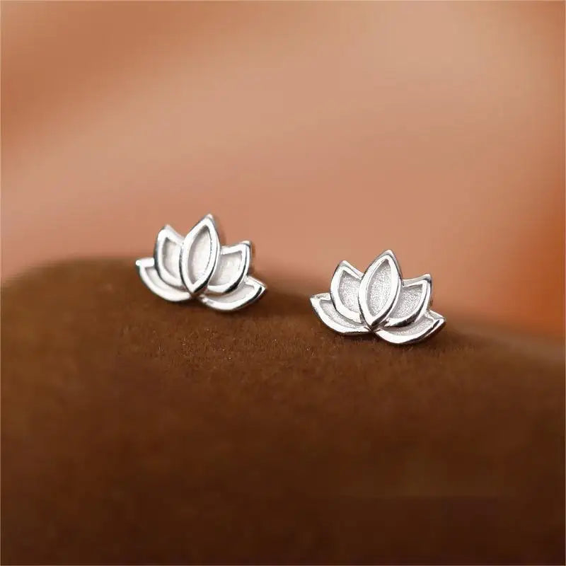 S925 Silber Waldstil Lotus-Ohrringe, Lotus-Ohrringe für Frauen, schlicht, frisch, Nischen-Design, süß und künstlerisch