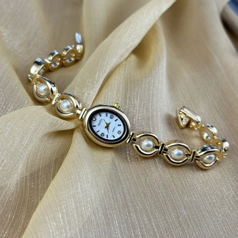 Luxuriöse Perlenarmbanduhr Mode Damenuhr Quarzuhren Marke Ovales Zifferblatt Kleideruhren Dropshipping Relojes Para Mujer