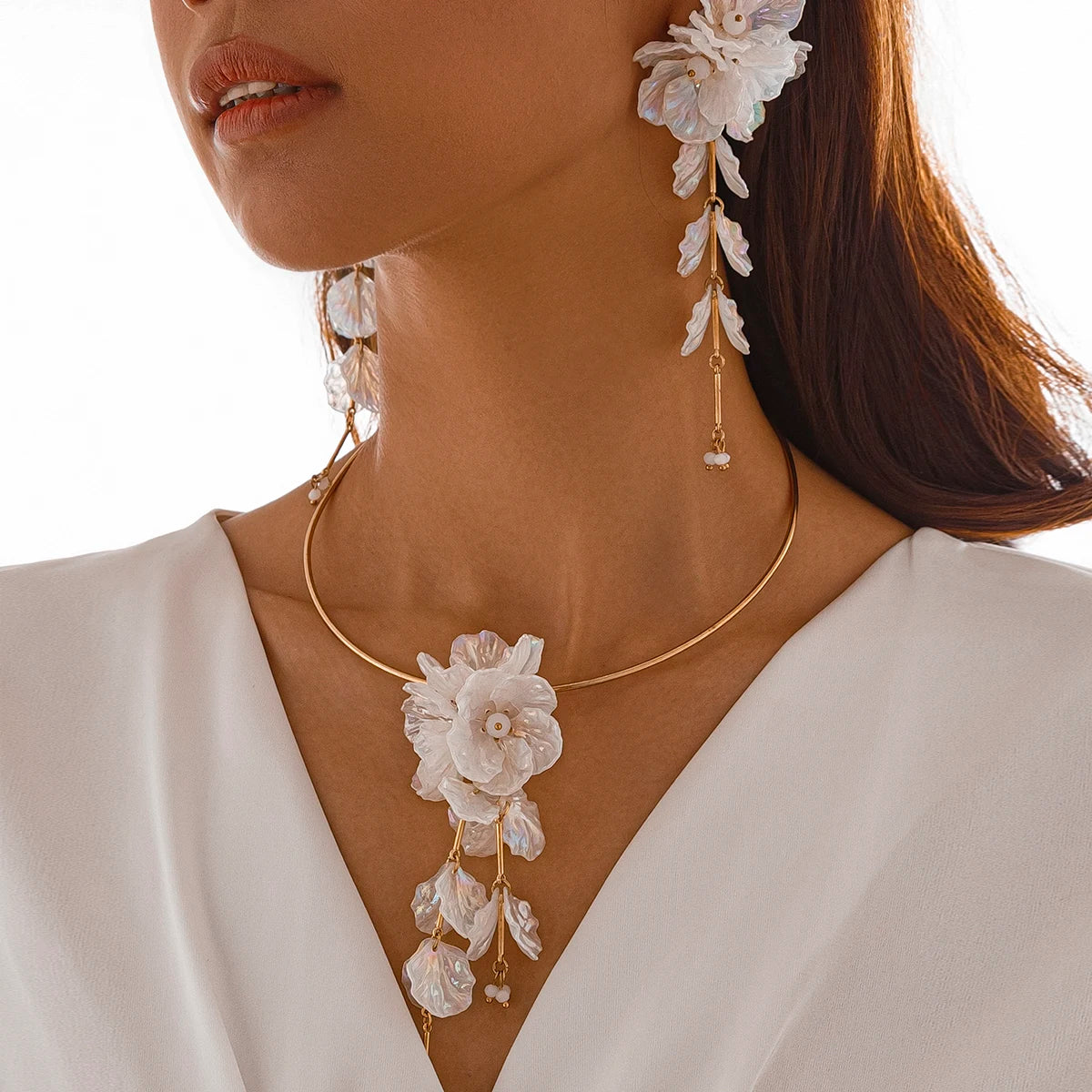 Ingemark Creative Punk Drehmomente Kette Halskette Frauen Hochzeit Braut Elegant Weiß Blume Hängende Ohrringe Hochzeit Brautschmuck Set