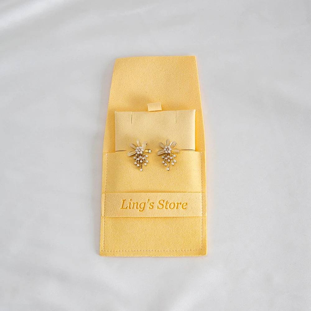 20/50/100 Stück personalisiertes Logo Schmuck Mikrofaserstreifen 8x8cm Taschenkarten für Ohrringe Ohrstecker Halskette Anhänger