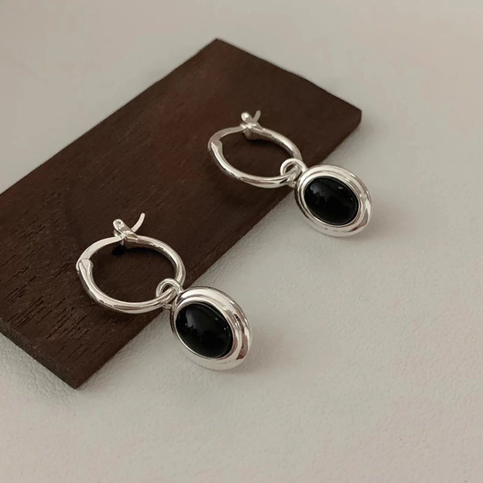 Pendientes redondos de oro vintage de plata de ley 925 para mujer, pendientes de bola negra, joyería que previene la alergia, accesorios de fiesta, regalo