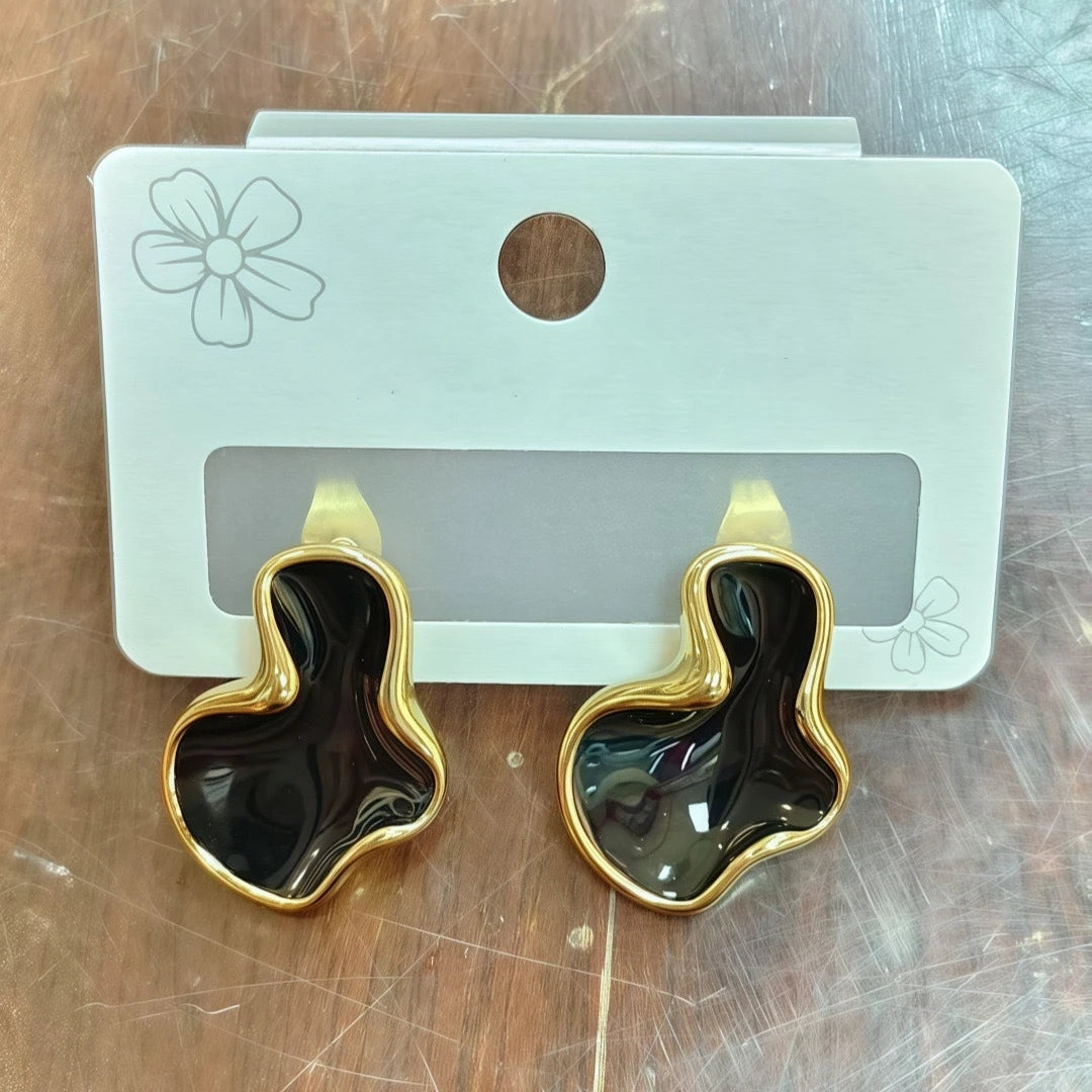 Künstlerische, abstrakte, weiß-schwarz-rosa farbene Wolken Ohrstecker mit unregelmäßiger Form für Damen, temperamentvoller Ohrschmuck, einfaches Partygeschenk