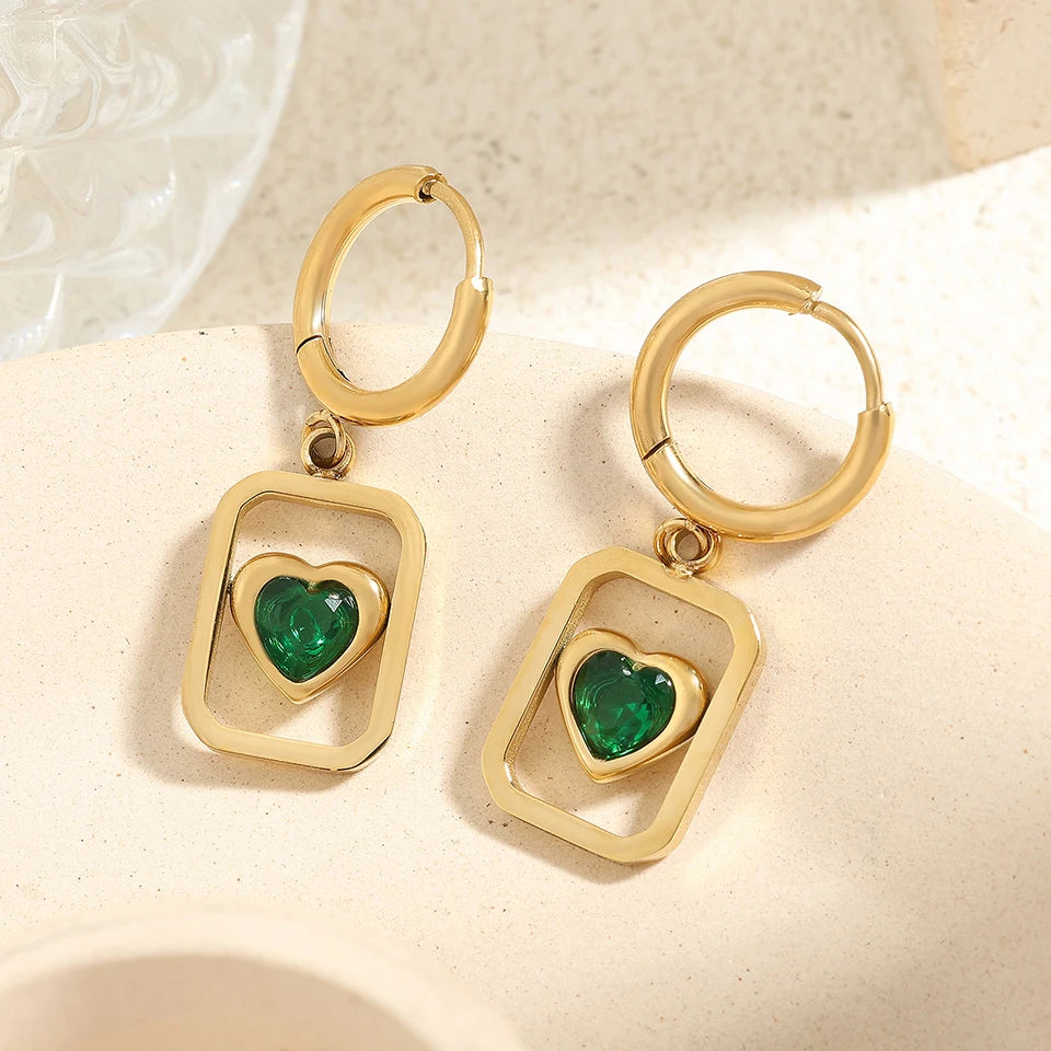 ZAKOL Vergoldete Edelstahl-Creolen für Damen, Vintage-Grünstein-Anhänger, trendiger wasserdichter Schmuck als Geschenk
