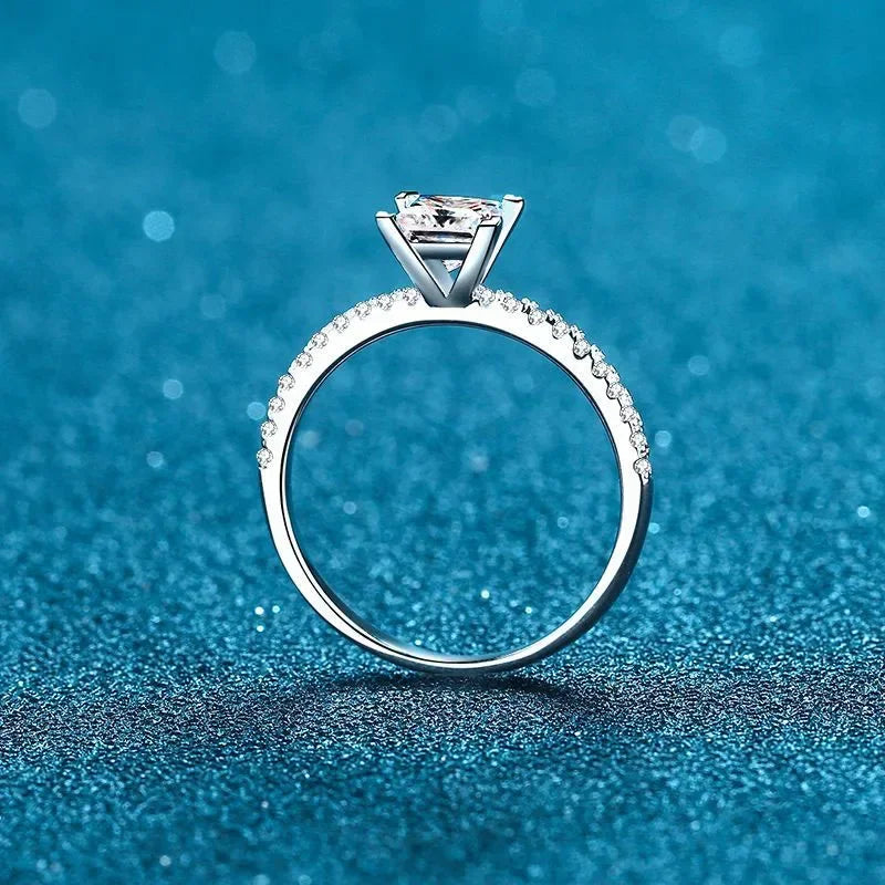NeeTim 1ct 2ct Princess Moissanite Verlobungsring für Damen D VVS1 Diamant Heiratsantrag Brautringe Sterlingsilber Ehering