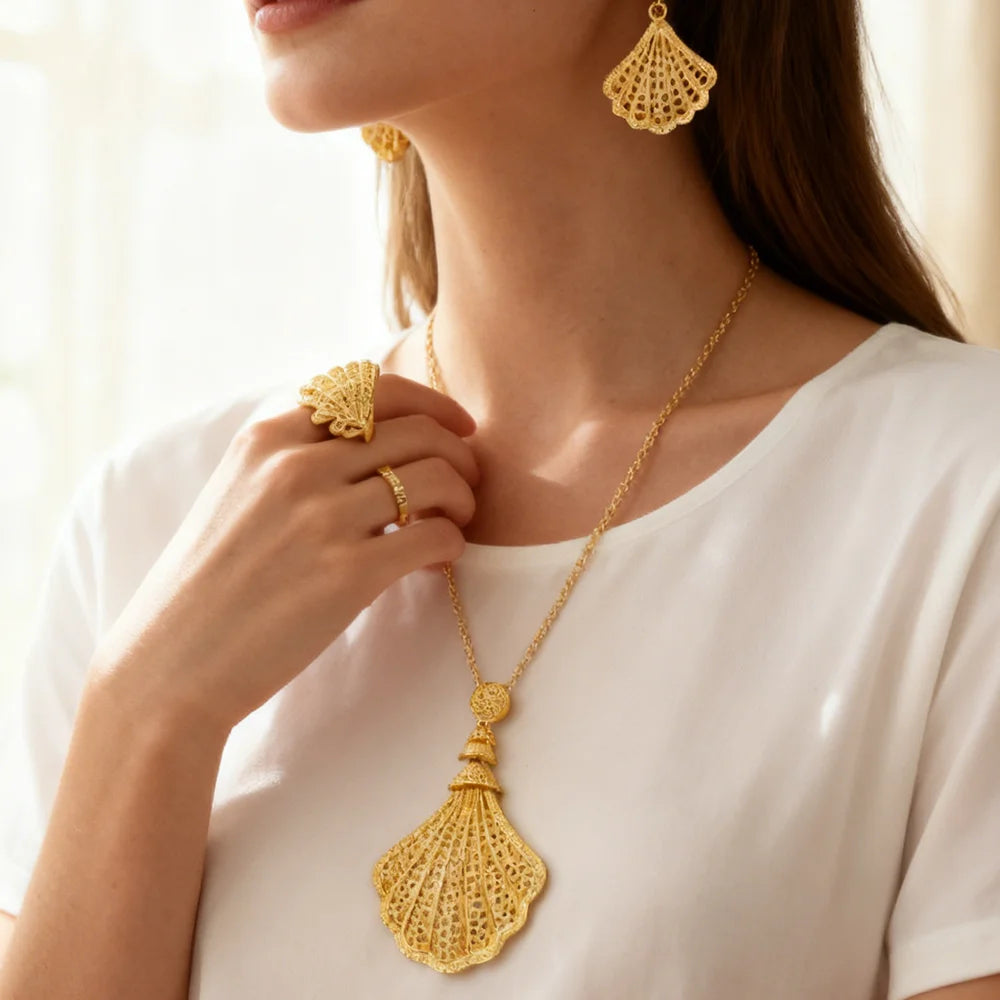 24 Karat goldfarbenes Party-Halskette-Ohrringe-Ringe-Set, luxuriöse Goldschmuck-Sets für Damen, Hochzeitsfeier-Accessoires