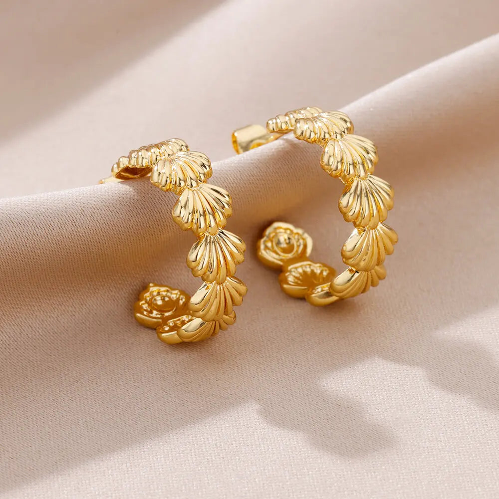 Pendientes de acero inoxidable con forma de C para mujer, chapados en oro, estilo coreano, perforados, joyería de lujo, regalo de cumpleaños