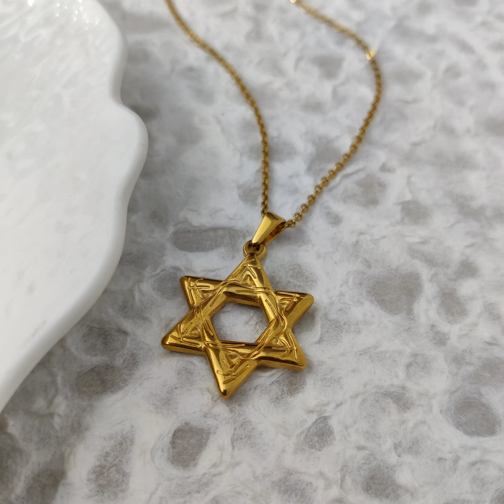 Elegante Collar de Acero Inoxidable con Chapado en Oro de 18K y Estrella de David - Hexagrama Religioso para Hombres y Mujeres, Opción de Regalo