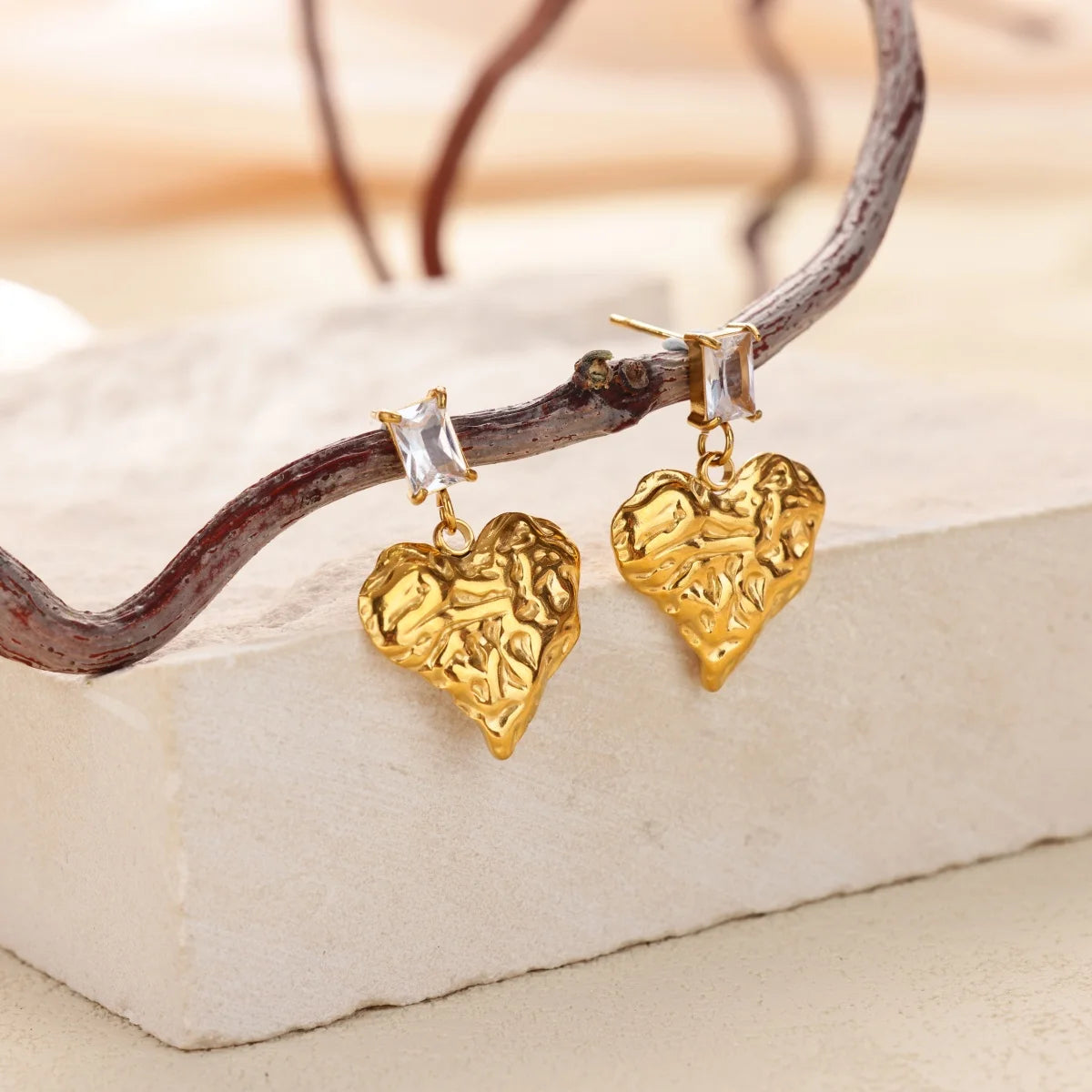 Pendientes de aro de corazón vintage chapados en oro para mujer, de acero inoxidable, geométricos, perforados, joyería de lujo con circonitas, regalo de boda
