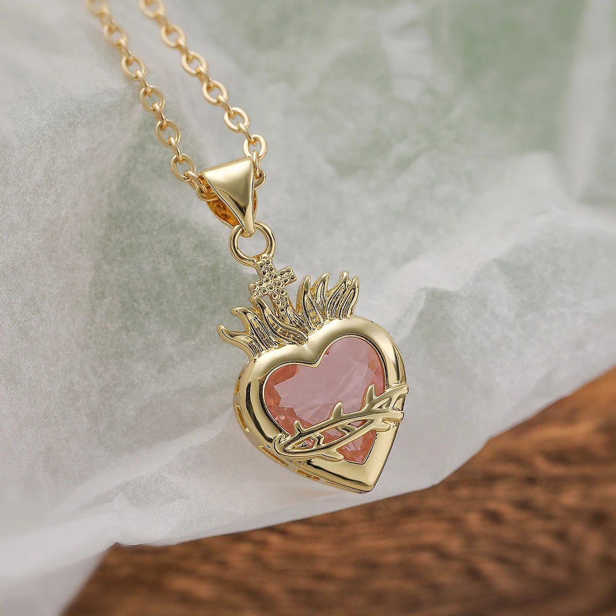 NEWBUY Fashion Gold Color Chain Red Crystal Heart Pendant Necklaces For Women Bling Bling Jewelry