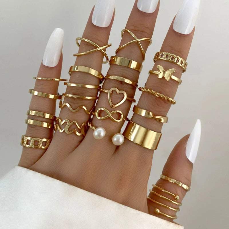 Vintage Irreguläres Ring-Set für Frauen Böhmische Goldfarbe Schmetterling Schlange Herz Geometrische Ringe Retro Boho Mode Schmuck Geschenk